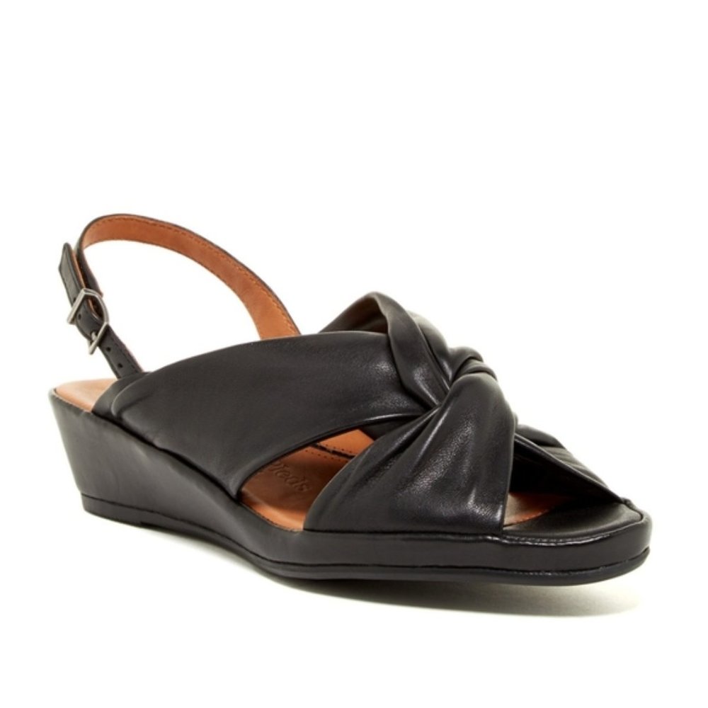 NEW L'Amour Des Pieds Burkett Wedge Sandals size 11. Classy and chic!